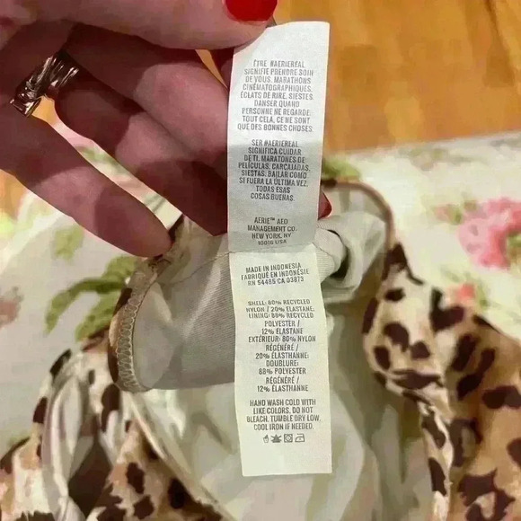 Aerie Wrap Strapless One Piece Swimsuit - Picture 8 of 10